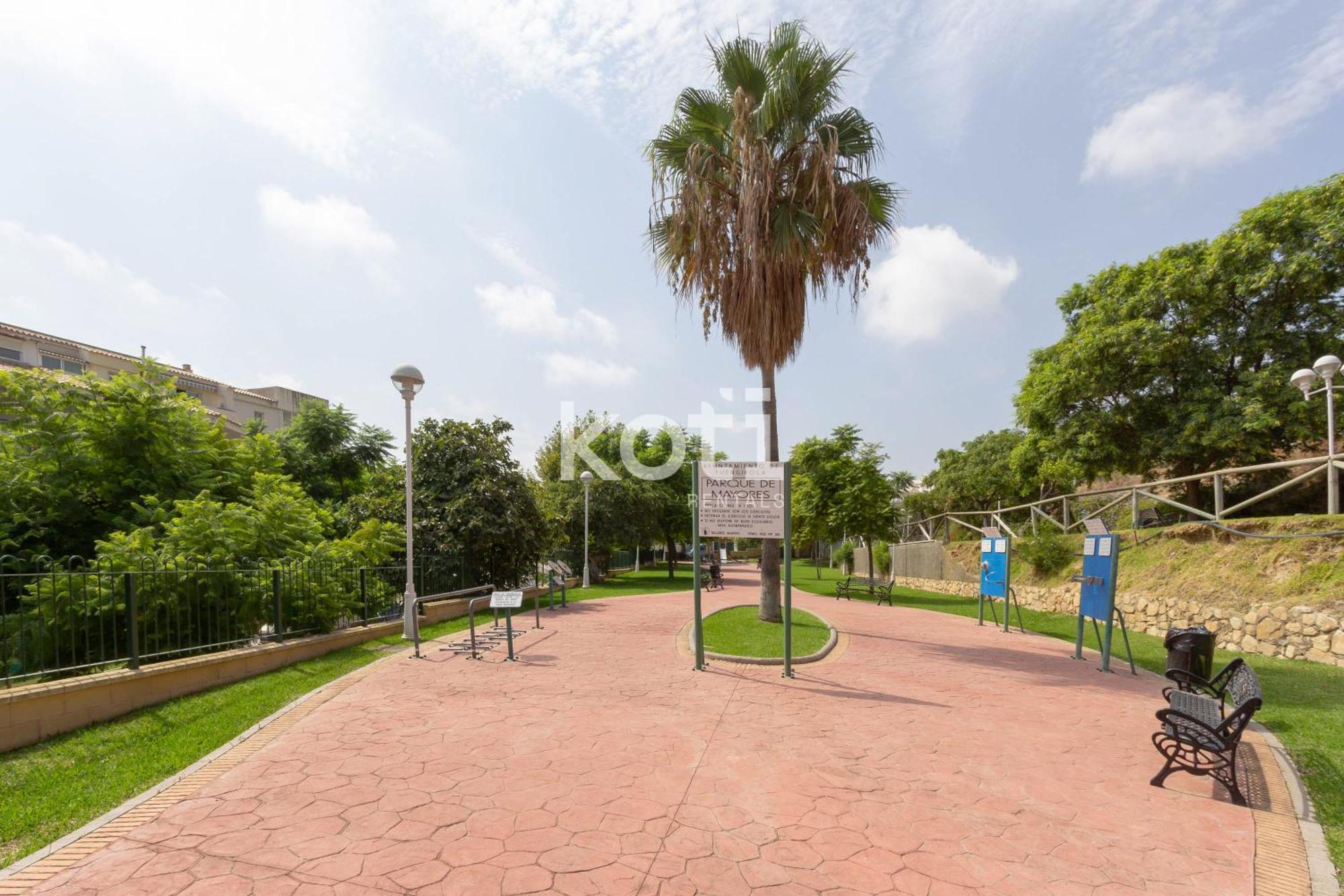 Koti Rentals - Nenufar Fuengirola Bagian luar foto
