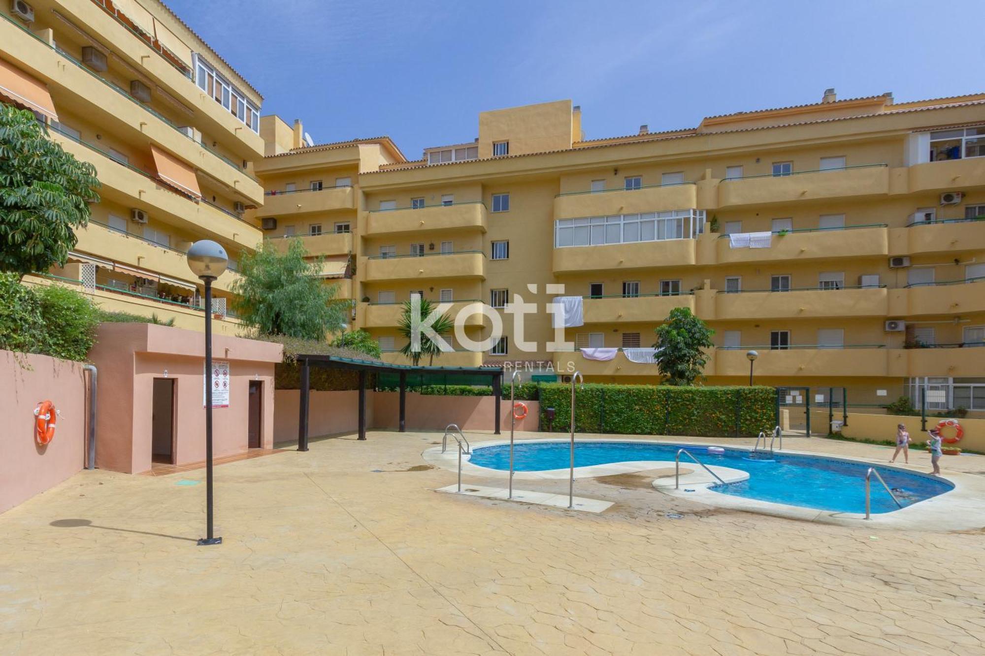 Koti Rentals - Nenufar Fuengirola Bagian luar foto